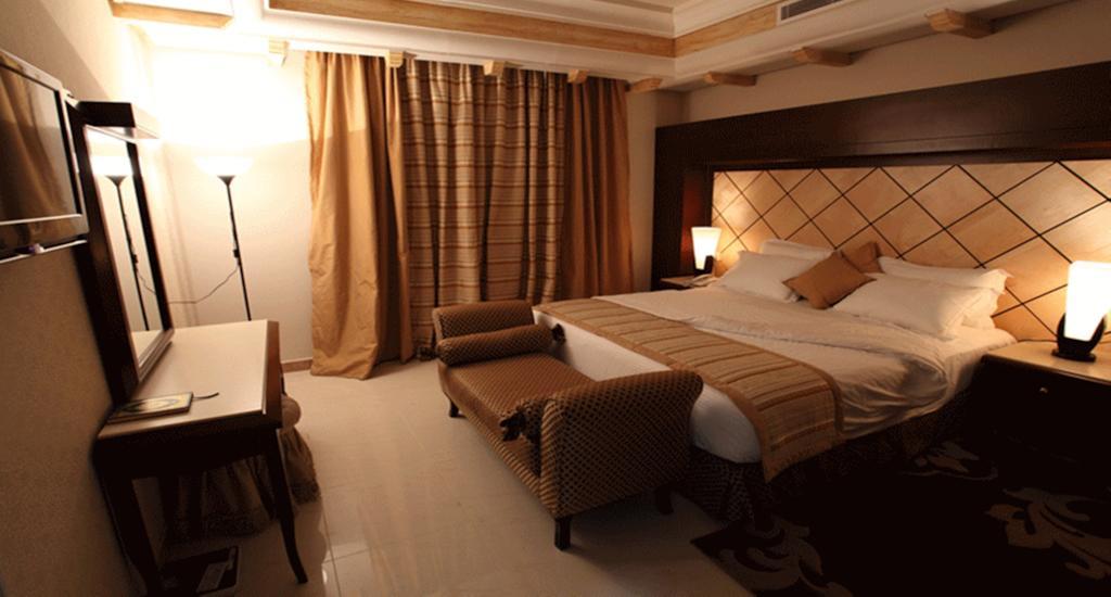 Lavande Suites Yanbu Room photo